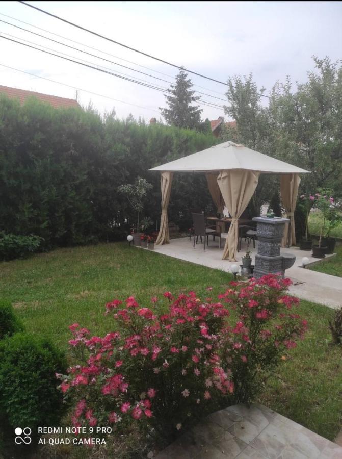 Sami Apartman Ni Exterior foto
